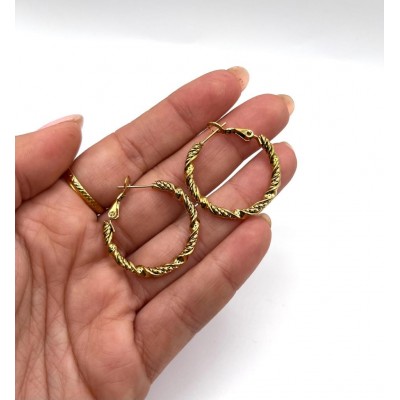 Aretes Revuelta